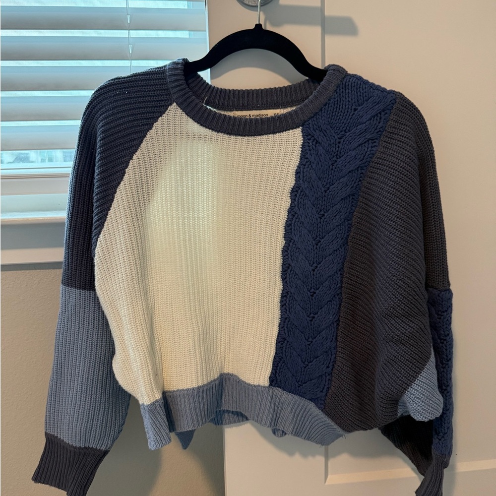 moon & madison Blue and Cream Colorblock Cropped Sweater